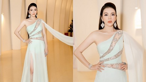 Lý Nhã Kỳ diện váy xuyên thấu khoe đường cong