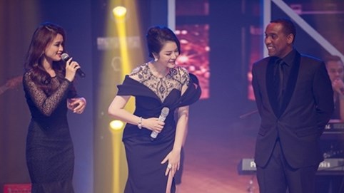 Lý Nhã Kỳ mừng tuổi mới bằng tiệc sinh nhật xa hoa