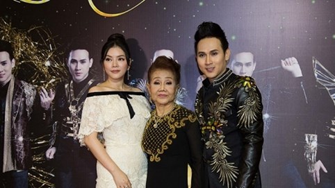 Lý Nhã Kỳ quyết đấu giá dây chuyền ngọc trai làm từ thiện vì quý Nguyên Vũ