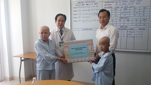 “Mong các y, bác sĩ bằng khả năng của mình mang lại niềm vui cho bệnh nhân nhi”