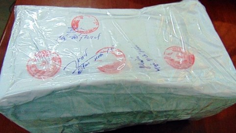 Quảng Nam: Bắt đối tượng tàng trữ 882g ma túy đá trên xe khách