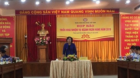 Mua bán nhà đất không được dùng tiền mặt