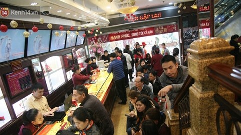 Mua vàng ngày vía Thần Tài: Người mua được may hay người bán trúng quả?