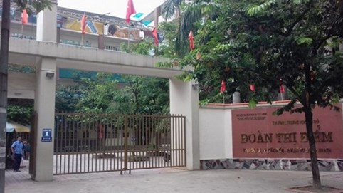 Nam sinh lớp 8 trường Đoàn Thị Điểm ngã từ tầng hai xuống đất