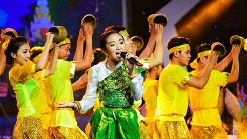 Ngẩn ngơ trước vẻ đẹp của cô bé Khơ Me 11 tuổi Ngọc Tâm