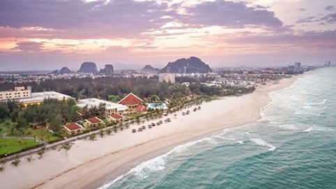 Nghỉ dưỡng mùa Đông tại bãi biển đẹp nhất Việt Nam