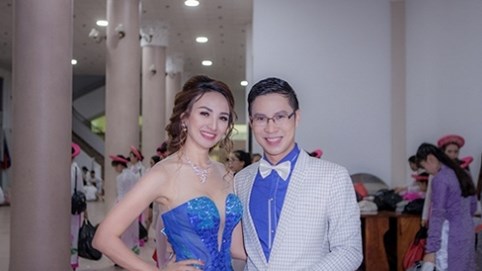 Ngọc Diễm thân thiết bên cạnh bạn dẫn Anh Quân