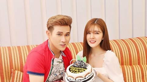 Nguyên Vũ nhận món quà bất ngờ trong sinh nhật tuổi 44