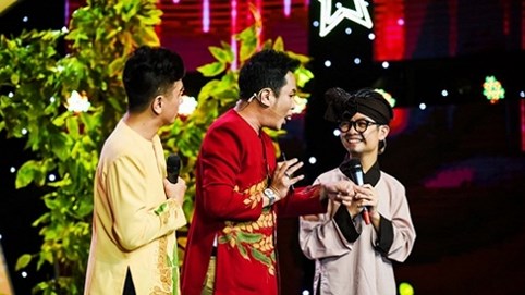 NSƯT Hữu Quốc tấm tắc khen Hữu Tấn hóa vai ông già xuất sắc... giống anh