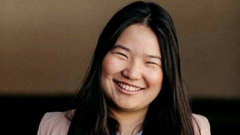 Nữ doanh nhân 24 tuổi nhận 100.000 USD nhờ phát minh xử lý chất thải nhựa thành sản phẩm mới