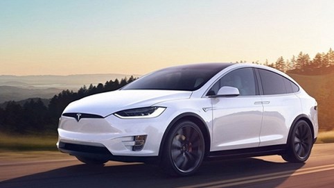 Ô tô con nhập khẩu bất ngờ tăng vọt gần 80%