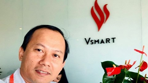 Ông chủ hệ thống Mai Nguyên thăm nhà máy sản xuất smartphone của Vinsmart: Không thua kém hãng lớn