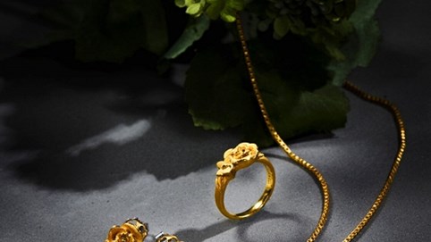 Quà trang sức dành tặng mẹ nhân mùa Vu Lan