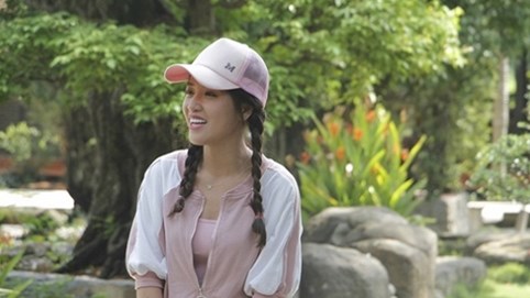 Puka nhớ về tuổi thơ khi trải nghiệm cùng các cầu thủ nhí