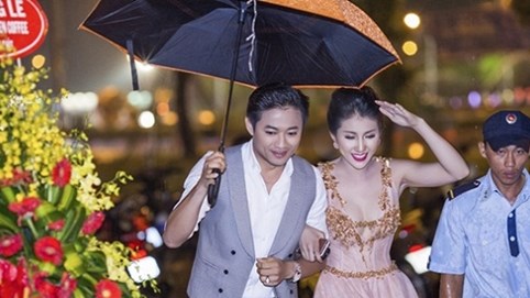 Quý Bình vượt mưa gió về Kiên Giang mừng người yêu tin đồn Bảo Như lên chức bà chủ