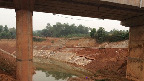 Sạt lở kênh tưới tiêu Châu Bình (Nghệ An): Mất tiền tỷ đóng bảo hiểm có được bồi thường rủi ro?