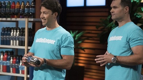 Startup không thuê nhân viên, tạo ra 