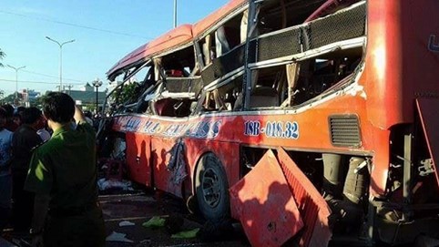 Tai nạn thảm khốc ở Gia Lai, ít nhất 10 người tử vong