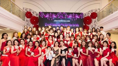 Doanh nhân Nguyễn Hương và Huyền Châu ra mắt sản phẩm thảo dược giảm cân