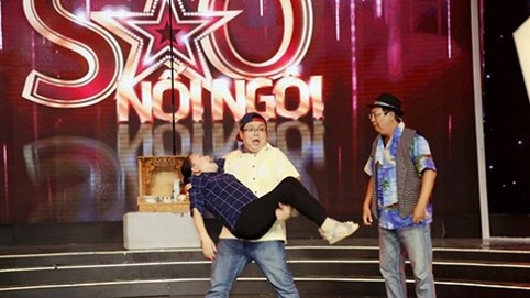 Thay ông nội Bảo Quốc, Gia Bảo diễn “Bàn thờ tổ của một cô đào” cùng Kiều Mai Lý