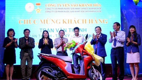 Thêm nhiều khách hàng may mắn trúng giải Sanest Khánh Hòa