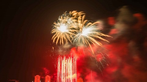 Thụy Sỹ - Nhật Bản và những màn pháo hoa ấn tượng trong đêm Thổ