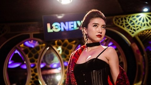 Tiêu Châu Như Quỳnh sexy hết cỡ trong MV mới