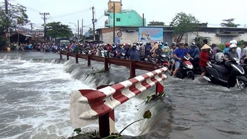 Tìm thấy thanh niên bị nước cuốn trong đêm mưa kỷ lục ở Sài Gòn