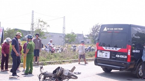 Quảng Nam: Xe máy va chạm ôtô, hai phụ nữ thương vong