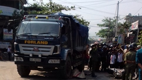 Quảng Nam: Xe tải cán học sinh