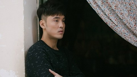 Ưng Hoàng Phúc chào năm mới bằng ca khúc đầy tâm tư