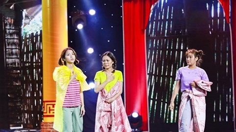 Việt Hương cười không ngừng với 