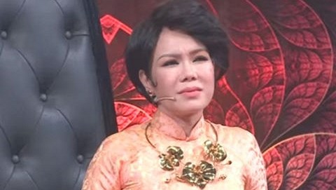 Việt Hương xúc động với thí sinh từng bị bệnh viện trả về