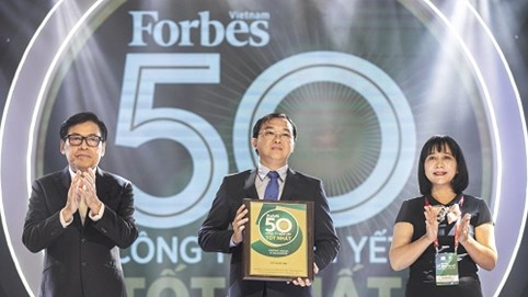 Vinamilk liên tục góp mặt trong Top các doanh nghiệp niêm yết xuất sắc của Việt Nam và Châu Á