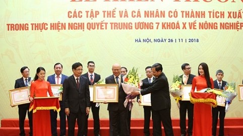 Vinamilk nhận bằng khen của Thủ tướng về phát triển tam nông bền vững
