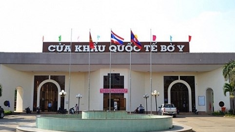 Vụ 2 xe chở lô gỗ khủng “lọt” qua Cửa khẩu Quốc tế Bờ Y: Cơ quan chức năng nói gì?