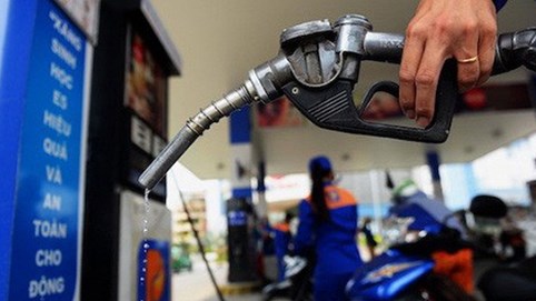 Xăng giảm hơn 500 đồng/lít ngay 0h ngày đầu năm 2019