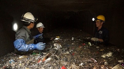 Xót xa những người làm nghề dưới lòng thành phố