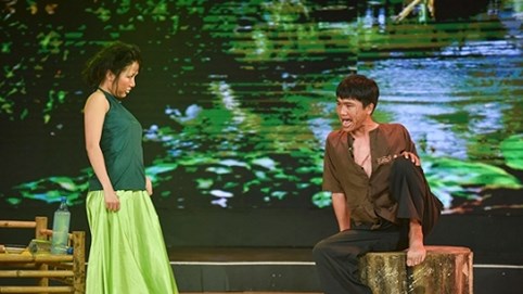 Xuân Nghị suýt bị Hồng Vân đuổi khỏi sân khấu kịch