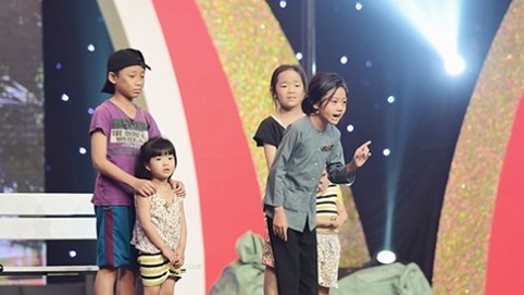 Xuất hiện “bà mẹ nhí” Cát Vi khiến Đình Toàn, Đại Nghĩa tranh cãi kịch liệt