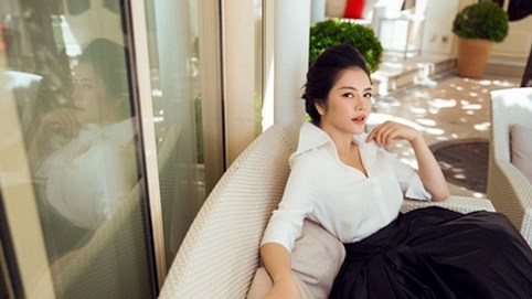 Xuống phố với phong cách sang trọng quý phái như Lý Nhã Kỳ