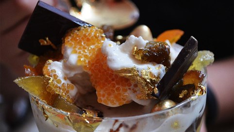 Mất 8 tiếng để làm ly kem đắt nhất thế giới, giá hơn 23 triệu đồng