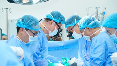 Ca ghép tim xuyên đêm tại Bệnh viện Đại học Y Dược TP. Hồ Chí Minh: Cuộc chạy đua sinh tử khép lại năm 2025