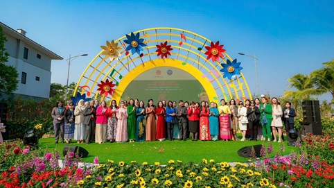 Khai hội Home Hanoi Xuan 2025: Tôn vinh âm nhạc và văn hóa truyền thống Việt