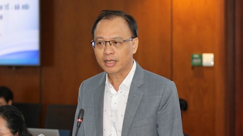 Không có chuyện Eximbank thu 8,8 tỷ đồng phí nợ thẻ của khách hàng