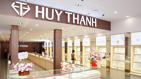 Danh tính nam CEO 9x làm nên tên tuổi Huy Thanh Jewelry 