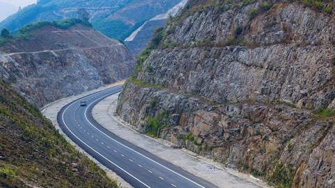 Mở rộng cao tốc La Sơn - Hòa Liên lên 4 làn xe, tổng mức đầu tư hơn 2.700 tỷ đồng