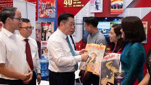 Hình ảnh ấn tượng của báo Pháp luật Việt Nam tại Hội báo toàn quốc 2025