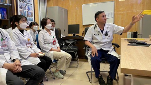 Ngọn lửa nhân ái giữa đời thường: “Lương y như từ mẫu” tại Bệnh viện Đại học Y Hà Nội - Cơ sở Hoàng Mai