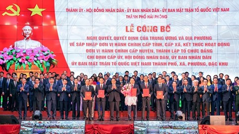 Thủ tướng Phạm Minh Chính gửi gắm TP Hải Phòng (mới) 12 chữ 'Đoàn kết, giàu mạnh, hiện đại, văn minh, phồn vinh và hạnh phúc'